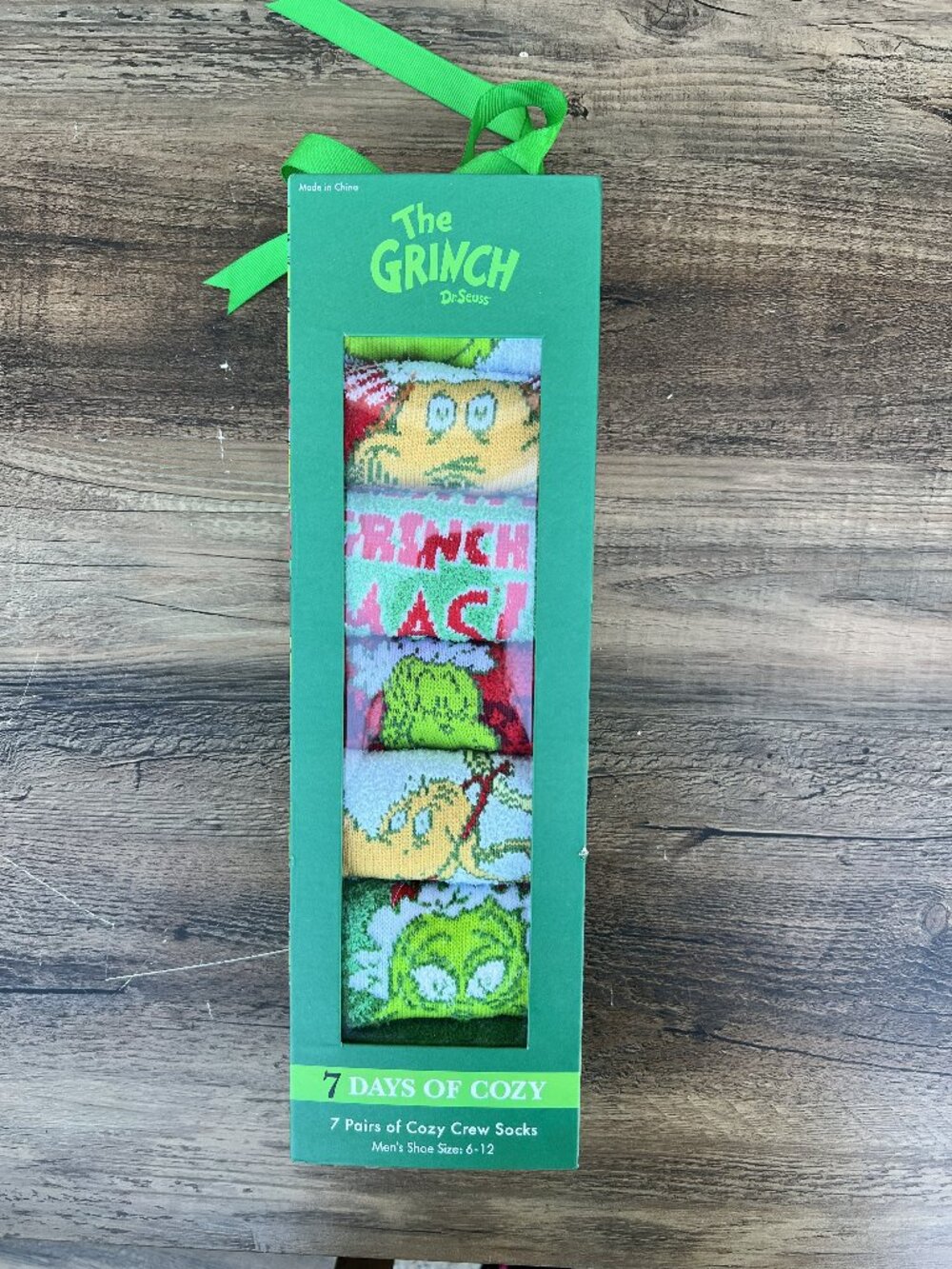 The Grinch Dr. Seuss Holiday Socks Set of Seven Men's Crew Socks, Sz 6-12, NIB